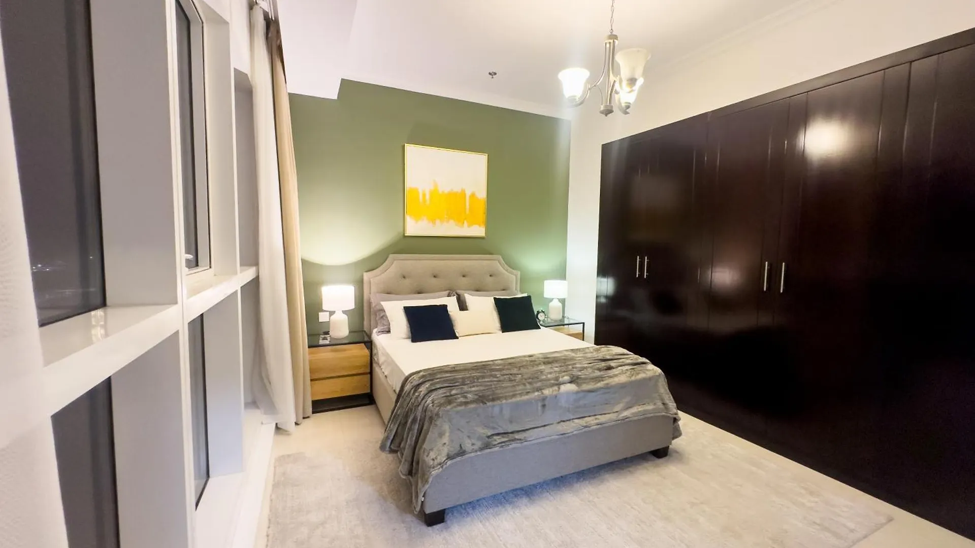 Luxury Apartment In Business Bay 5 People Dubai
